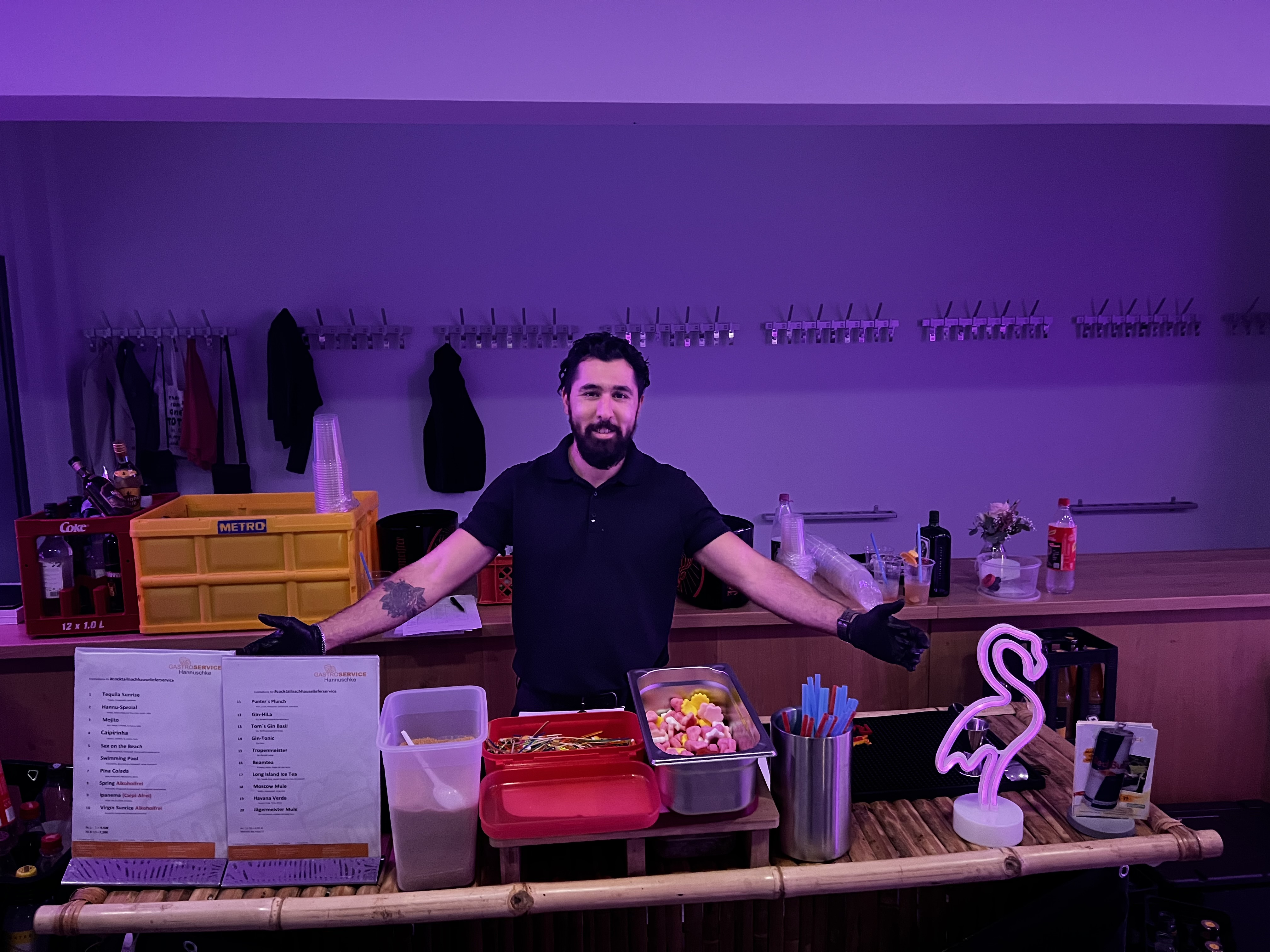 Frankies Eventservice – Mobile Cocktailbar mit Bambustheke für Events im Sauerland